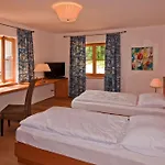 Gastehaus Schloss Bernau Πανσιόν