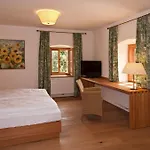 Πανσιόν Gastehaus Schloss Bernau