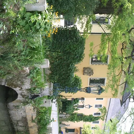 Gastehaus Schloss Bernau * Fischlham