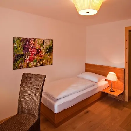 Gastehaus Schloss Bernau Gasthuis