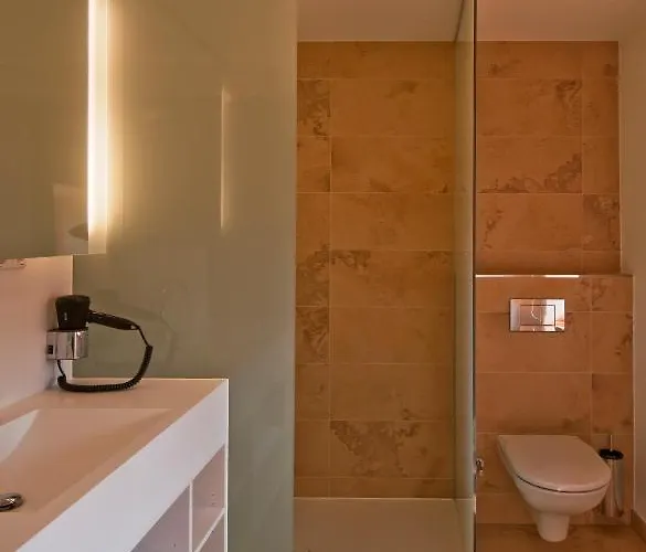 Gästehaus Schloss Bernau * Fischlham