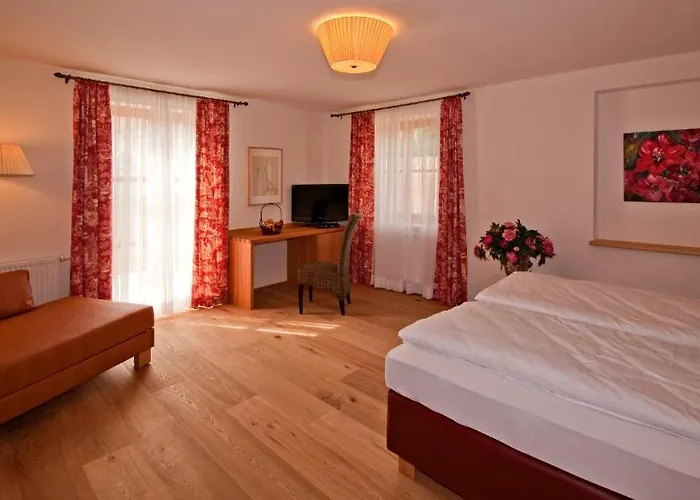 Gästehaus Schloss Bernau Gasthof *