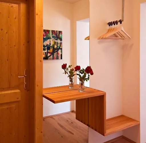 Gästehaus Schloss Bernau * Fischlham