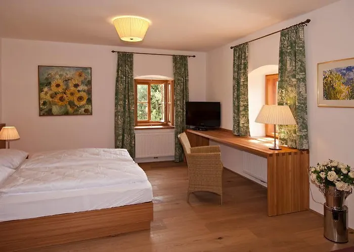 Gasthof Gästehaus Schloss Bernau