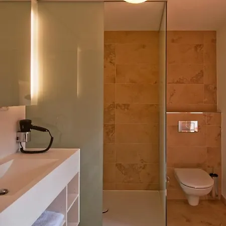 Gastehaus Schloss Bernau * Fischlham