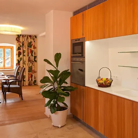 Gastehaus Schloss Bernau ゲストハウス *